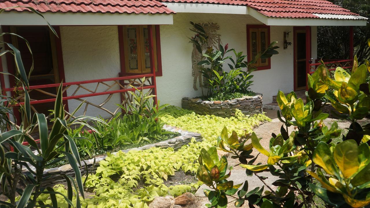 Pine Ridge Lodge San Ignacio Exterior foto